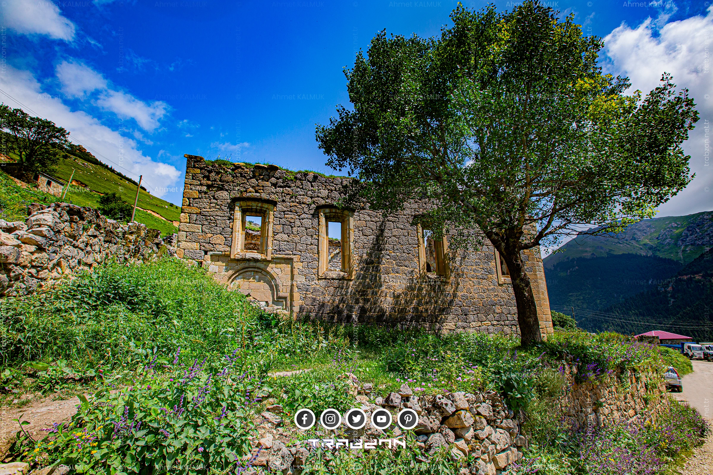 Santa Harabeleri Kilise