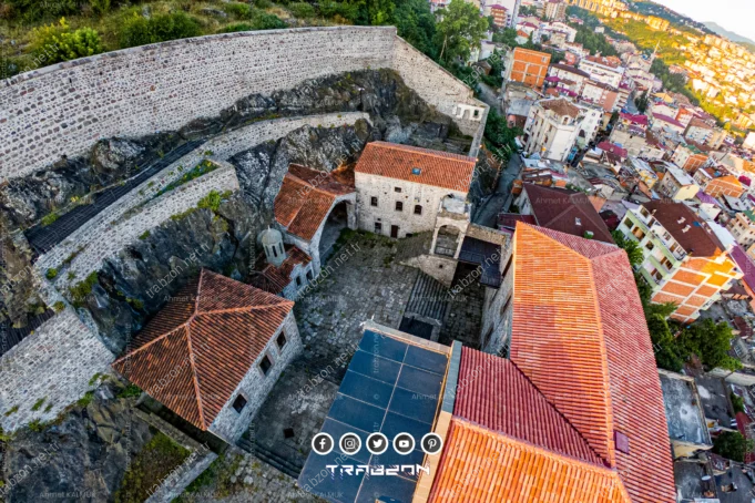 Kızlar Manastırı Avlu