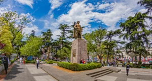 Trabzon Meydan Parkı Atatürk Heykeli